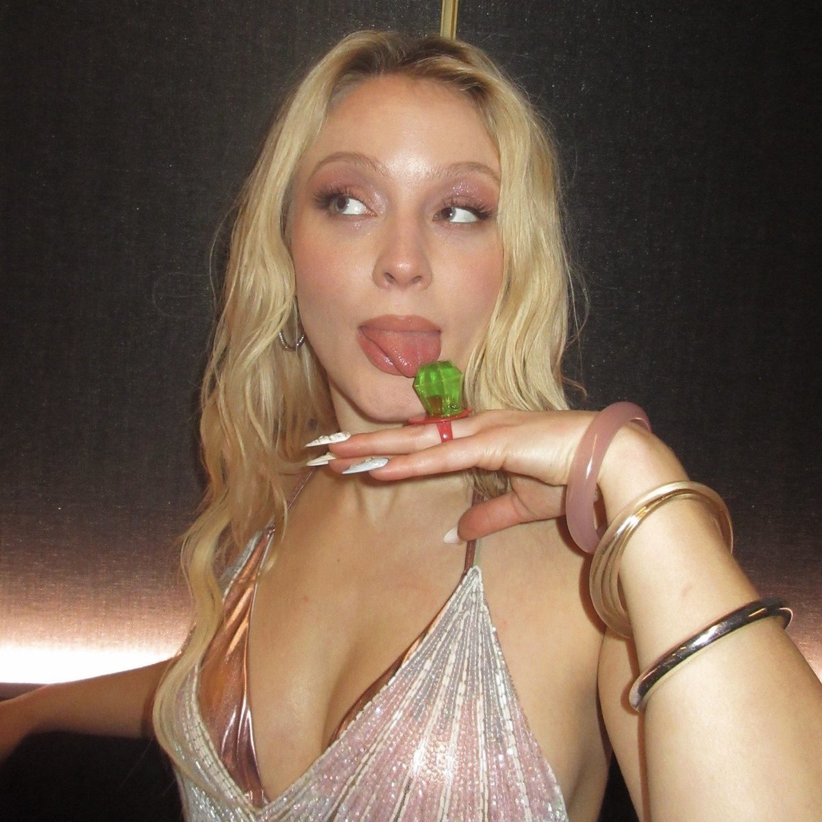 𝖠𝗆𝖾𝗅𝗂𝖺, ✿ tweet media