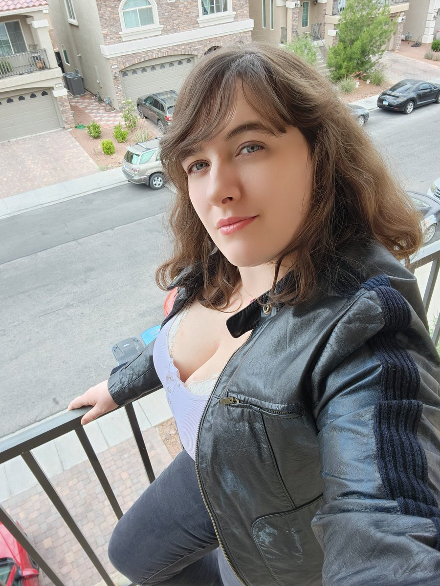 Kimberlyannasky's tweet photo. Cosplayed as #BritannicaSpiderBite for the last day of #LevelUp2026!🕷💋🚬🔫
Definitely planing to return next year!🔥💗🔥
I am very thankful I was able to meet everyone & have a wonderful time!🔥🙏💗🙏🔥
@AxelGear11 @plasticrarity @Cycoriot & more💗
#HazbinHotel #OC #BlogUpDate https://t.co/gx5pru0WZb