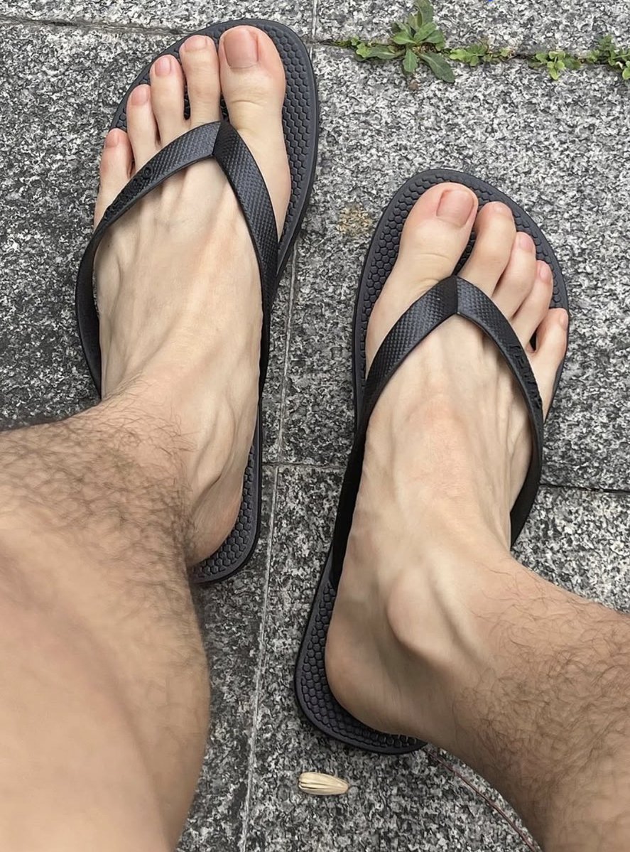 Pies Feet tweet media