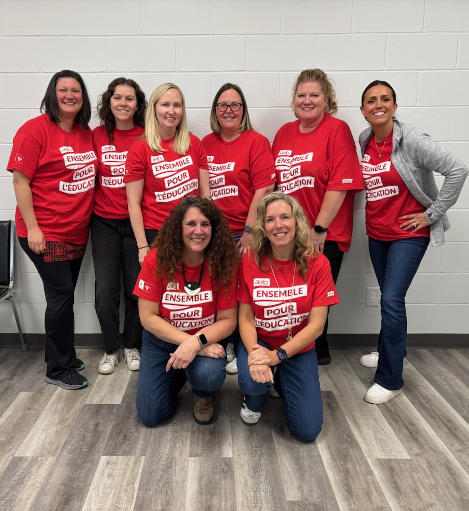 aefo_unite63's tweet photo. Les membres de #AEFO63 à Ste-Ambroise s'unissent pour une journée d'action provinciale. #red4ed https://t.co/XGFRFrILTz