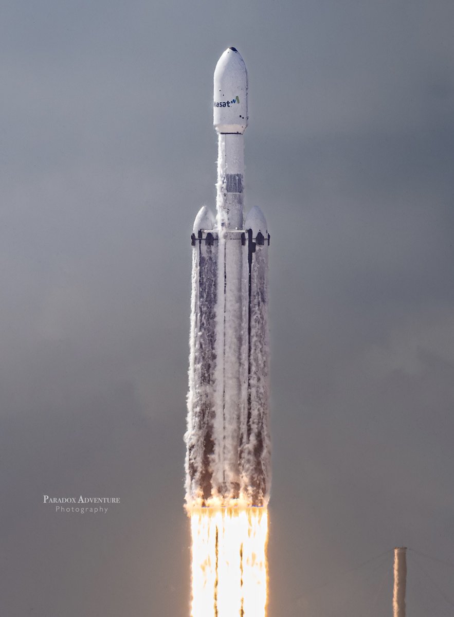 PdxAdvPhoto's tweet photo. 5.1 million pounds of thrust: this is… 

Falcon Heavy https://t.co/ZeToZJQdDK