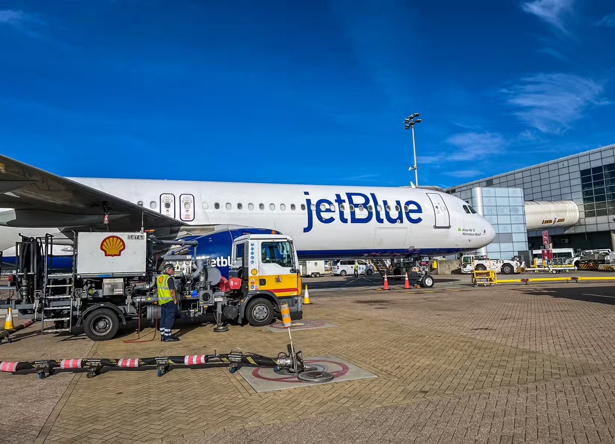 avtalk_asia's tweet image. JetBlue Will Cut Capacity To Protect Against Fuel Price Spikes

Read more at:
simpleflying.com/jetblue-fuel-r…

#AviationTalk #aviationnews #avgeek #aviation #aviationindustry #aviationdaily