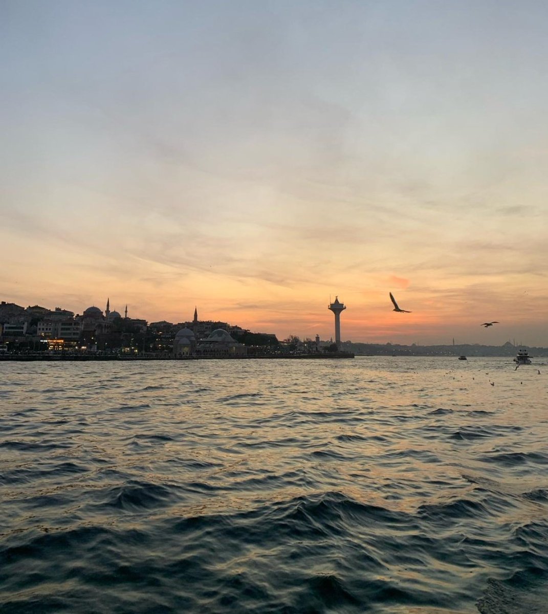 niidaany's tweet photo. Nereye gidersen git aklın İstanbul'da kalır.
Sonunda... https://t.co/yMgRdS3yrf