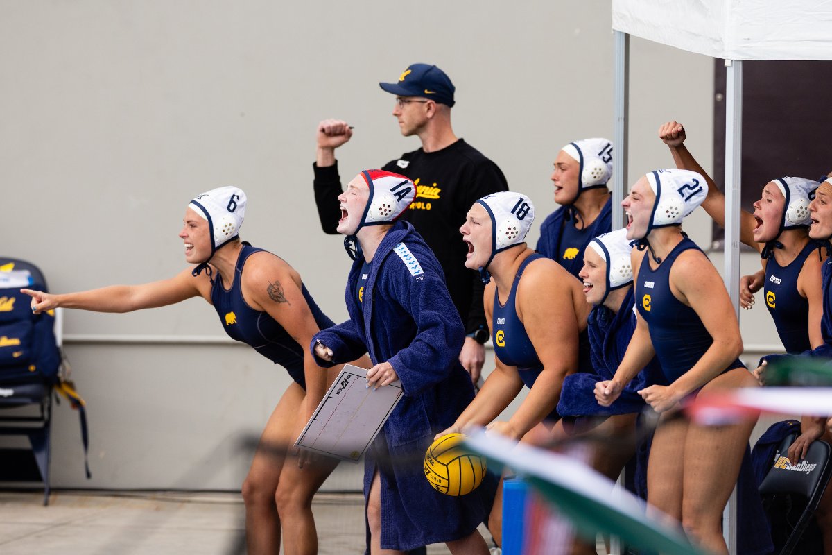 CalWWPolo's tweet photo. Celebrating all the smiles and support we shared this season!
Our Cal family is special! 🥰
#GoBears 🐻 https://t.co/GSnjzWrkT3