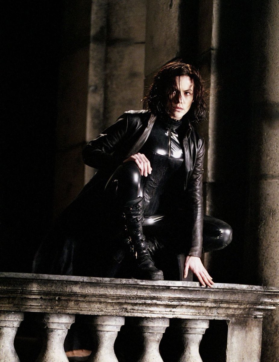 We need Kate Beckinsale in vampire movies again