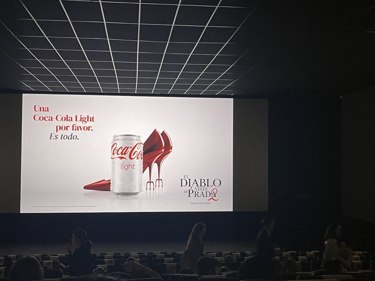 mkdirecto's tweet image. 📌Coca-Cola (@CocaCola_es) nos ha invitado al preestreno del Diablo viste de Prada 2 🍿👠

Hoy disfrutamos, antes que nadie, de un exclusivo pase privado de la película de la mano de Coca-Cola Light 🥤🤞🏻
#CocaCola