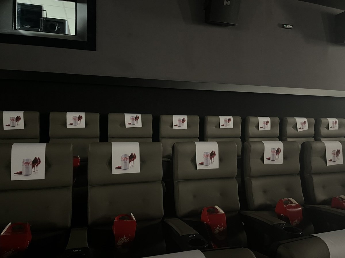 mkdirecto's tweet image. 📌Coca-Cola (@CocaCola_es) nos ha invitado al preestreno del Diablo viste de Prada 2 🍿👠

Hoy disfrutamos, antes que nadie, de un exclusivo pase privado de la película de la mano de Coca-Cola Light 🥤🤞🏻
#CocaCola