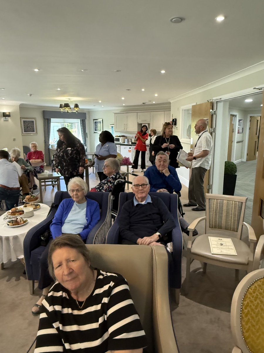 hertslieutenant's tweet photo. A real pleasure to join the year 12 pupils from ⁦@RidgewayAcademy⁩ as @YOPEYBefriender -befriending the residents of Oakview Lodge Care Home in #Welwyn . Good to meet the pupils and residents sharing their life https://t.co/zYAKO4R5Kg