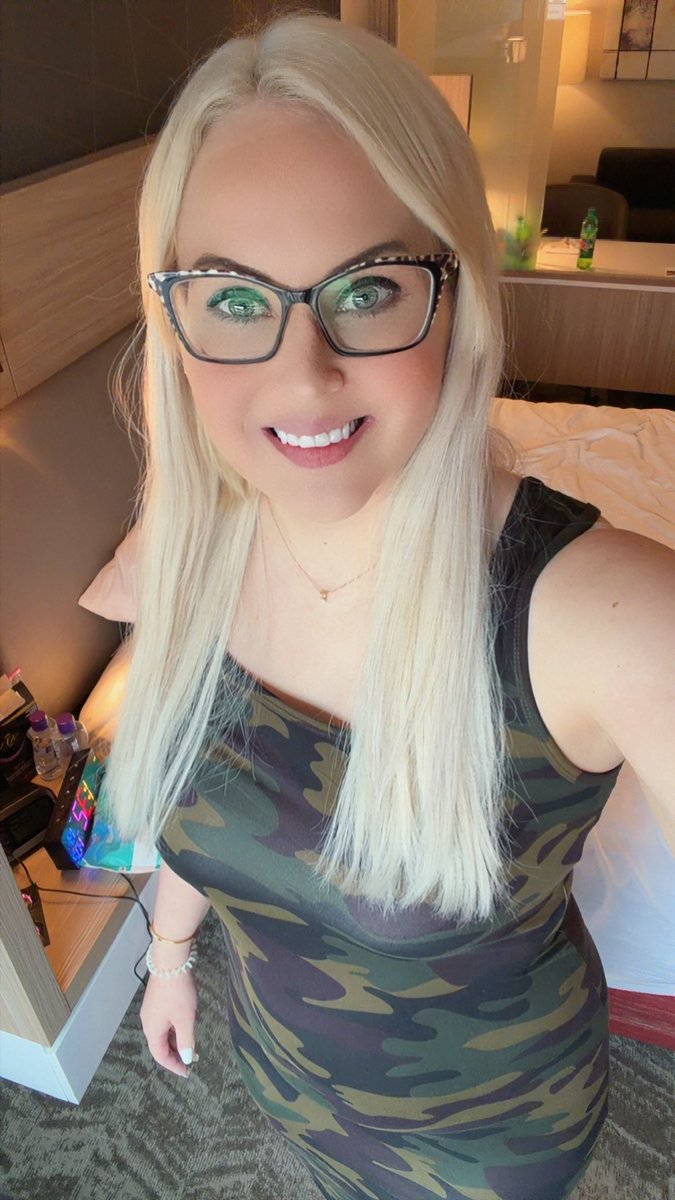 Sophia Rose tweet media