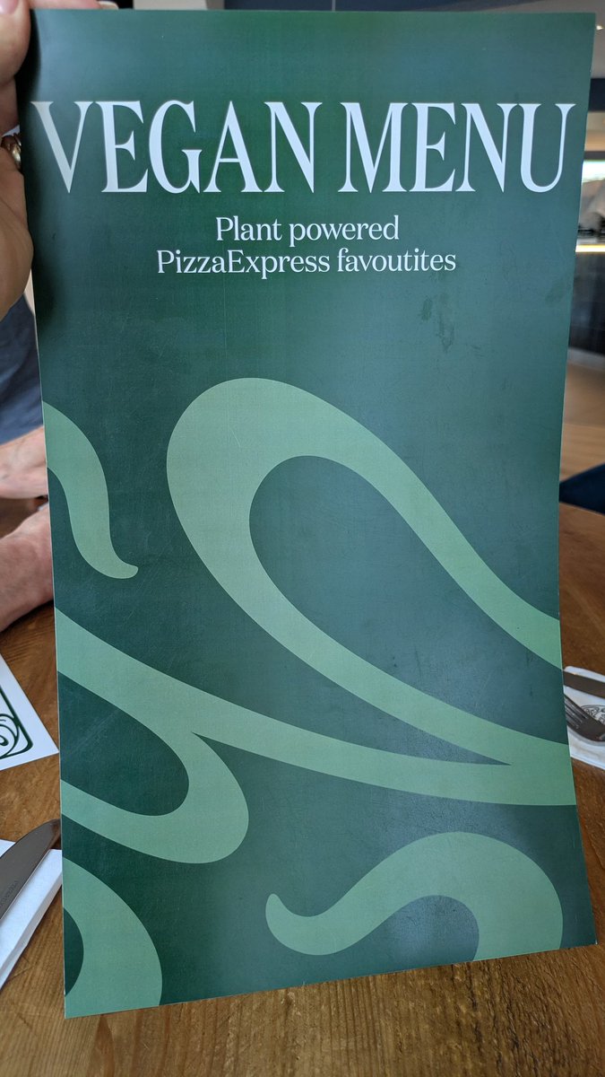 VeganOlive1's tweet image. #Vegan pizza @PizzaExpress Gibraltar... absolutely awesome from start to finish from the food to the service 😋♥️🌱🌻👌