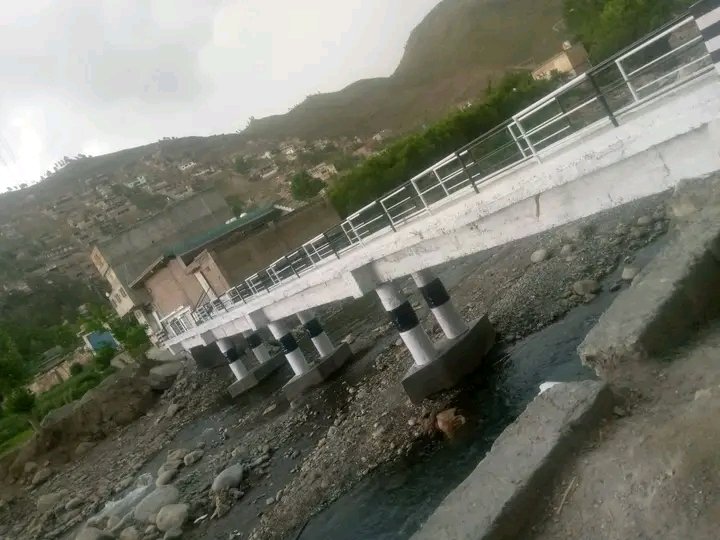 BarakAllah21270's tweet image. سابق امیدوار PK-5 اور جے یو آئی کے رہنما ثناء اللہ خان نے منگلور، سیرئی سالنڈہ پل کی تعمیر کا جو وعدہ کیا تھا، وہ آج پورا ہو گیا۔ نہ کوئی سرکاری کرسی، نہ کوئی عہدہ—صرف خدمت کا سچا جذبہ!
انشاء اللہ، بہت جلد افتتاح ہوگا۔
#JUI #Swat #PublicService #ثنـاء_اللہ_خان #خدمت_خلق #