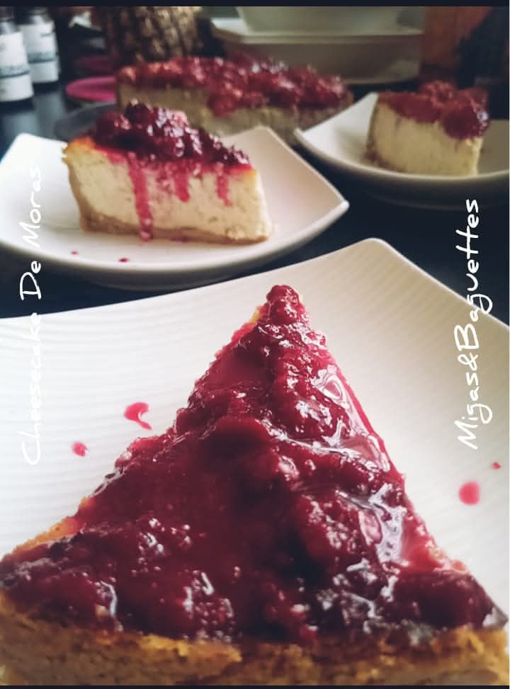 migasybaguettes's tweet image. No puedes comprar amor pero puedes comprar algo hecho a mano y eso es más o menos lo mismo 😜

Así me salen🔥

#cheesecakedemoras
#cheesecakedefresas
#migasybaguettes #pasteleria #postre #bakery