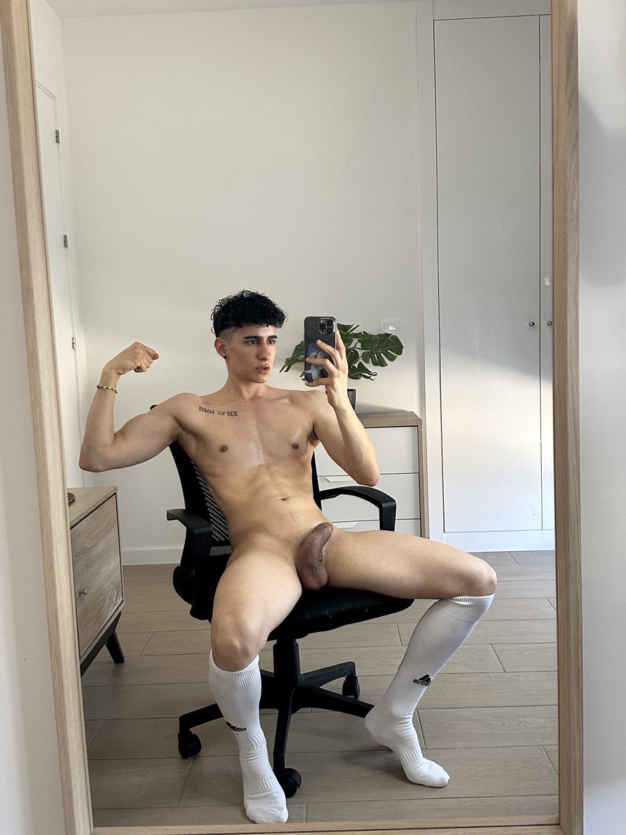 Kinggboyx tweet media