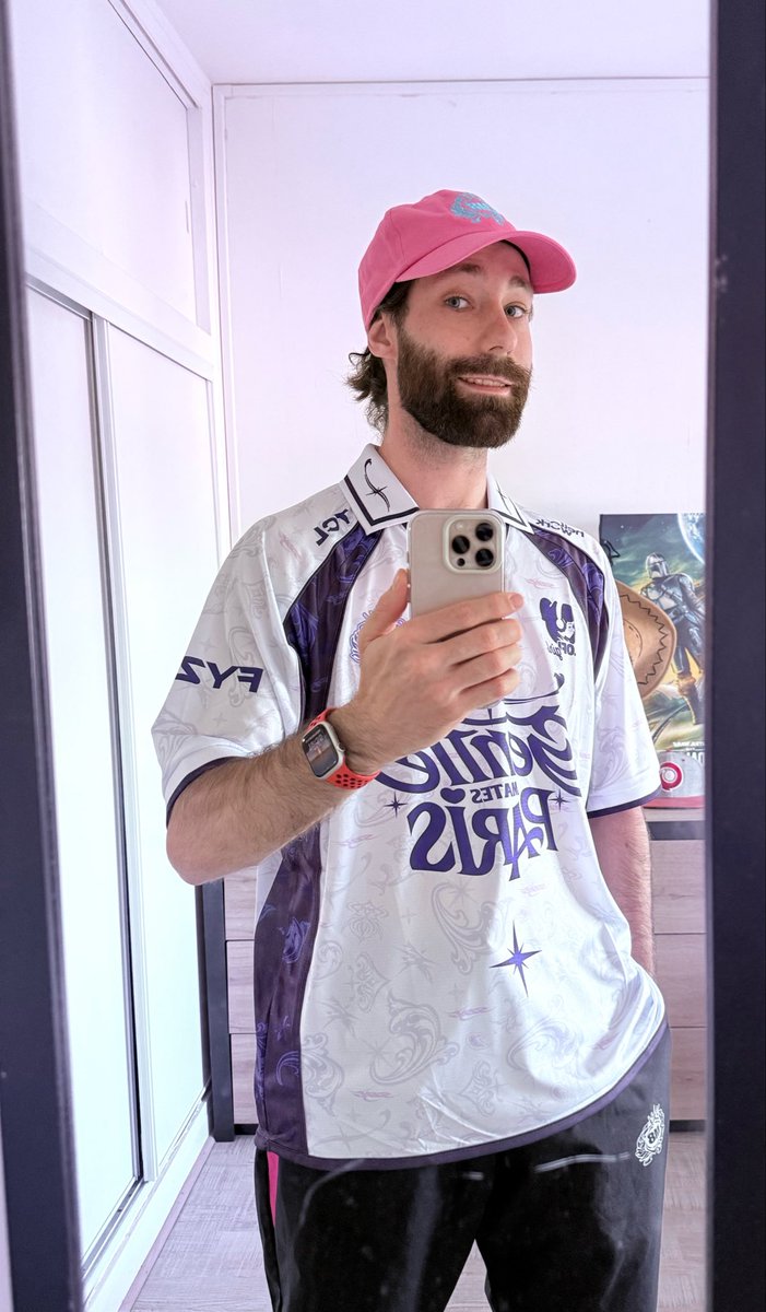 Alexdu7241's tweet photo. Juste incroyable ce maillot #M8WIN https://t.co/4NPK34I1eL