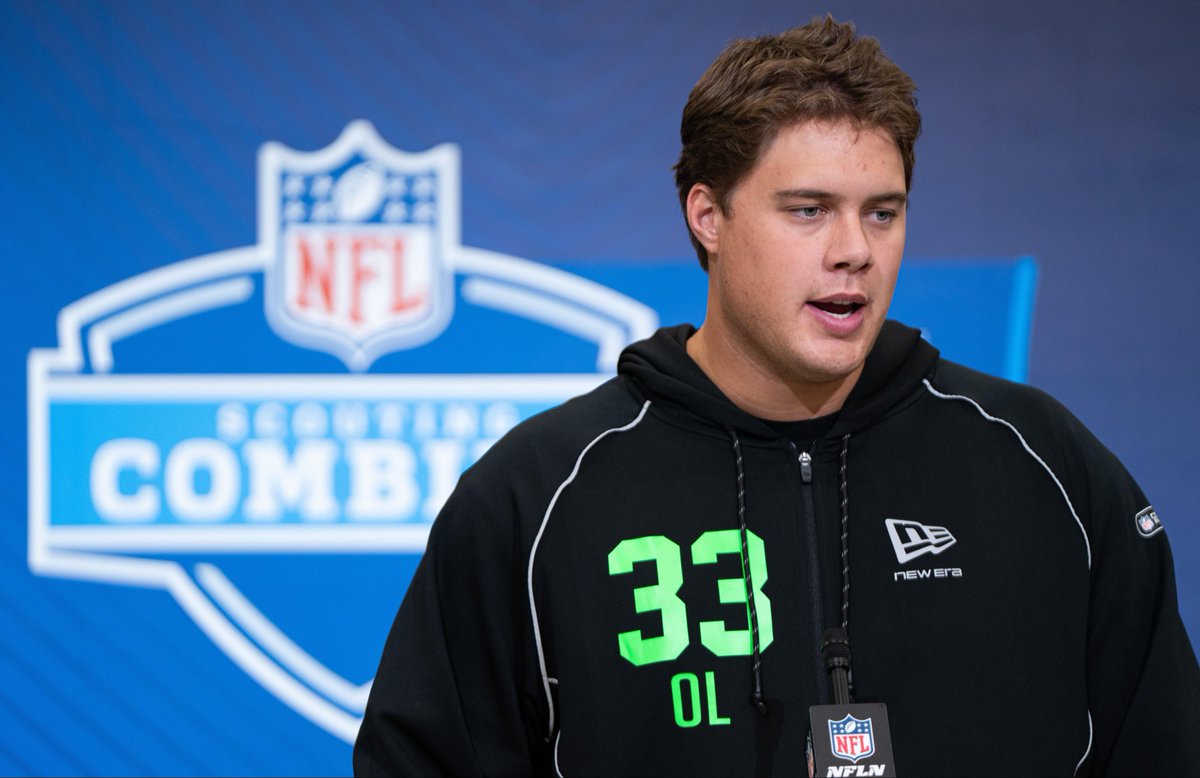 LosTalksPats's tweet image. The concern with #Patriots rookie OT Caleb Lomu is his “wiring,” per @PhilAPerry.

“I think you’d prefer a little bit different football make-up.”

“Just about anybody that I’ve talked to, that has met him, or interviewed him, or scouted him this offseason said the same thing…