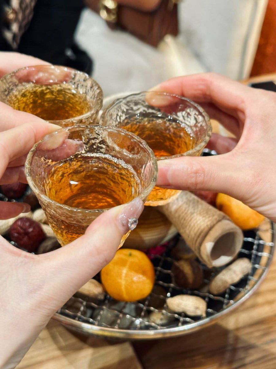 LocustIsOk's tweet image. #AfternoonTea #Desserts #Snapshots

I'm having afternoon tea with my friend. If you could choose a time to meet every month, when would you choose? I feel that these moments of drinking tea and chatting slowly together are so much more comfortable than scrolling through my phone.