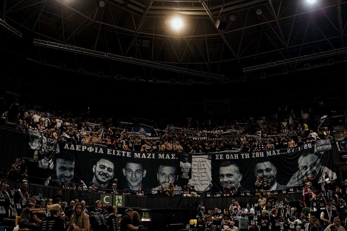 PAOKbasketball's tweet photo. ΠΑΝΤΑ ΚΑΙ ΠΑΝΤΟΥ. ΜΟΝΟ ΠΑΟΚ 

#PAOK https://t.co/UeN9tf3CyV
