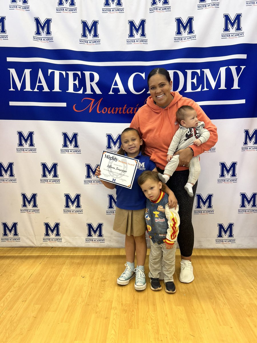 CoachTTui's tweet image. My girl is Student of the Month! What a week it’s been! #ProudDad