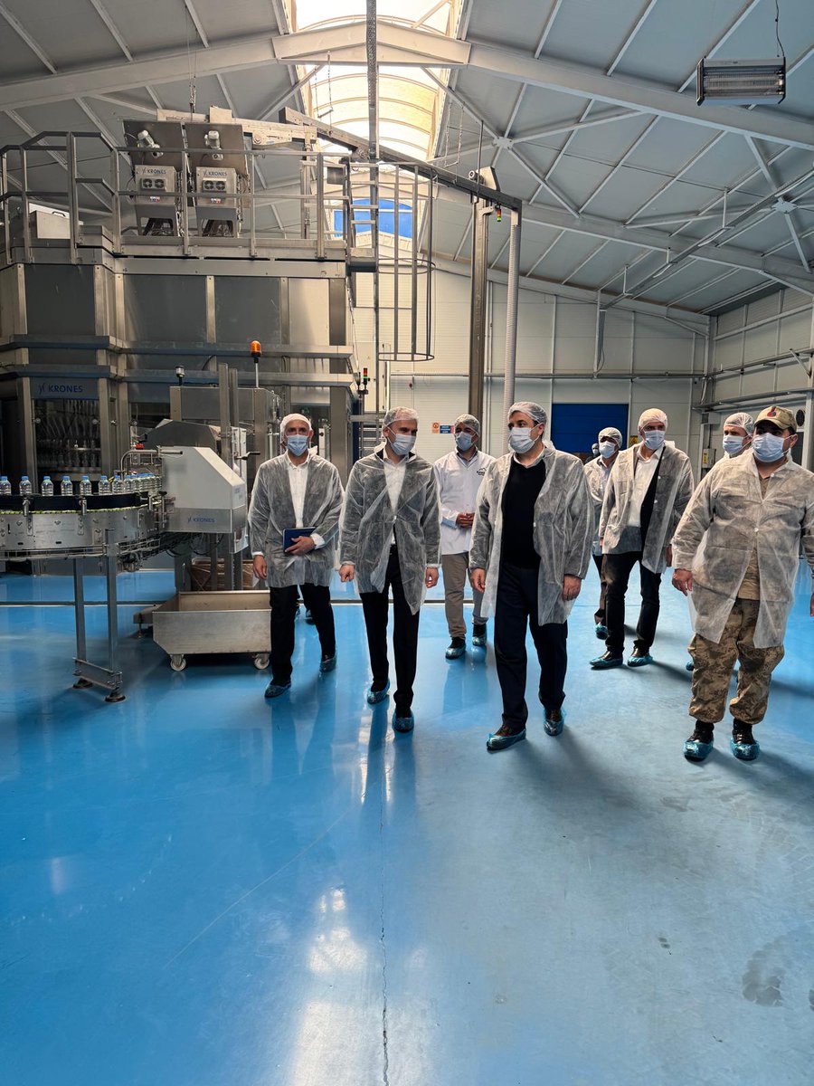 siverekkaymakam's tweet photo. Kaymakamımız Sayın Salih SAK, Karacadağ Su Fabrikası’nı ziyaret ederek çalışmalar hakkında Yönetim Kurulu Başkanı Sayın Mustafa Veysel GÜLPINAR’dan bilgi aldı.
@salihsakmia https://t.co/AlObsEq9QX