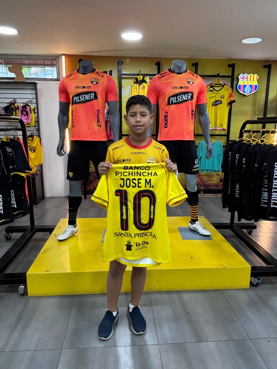 BSCSTOREoficial's tweet photo. Hoy personaliza tu camiseta en la #BSCStore 💛
Acércate a estamparla con tu número favorito de esta temporada 👕

📍 Te esperamos en Palcos 2, 3 y 4 – Lado Oeste

#BarcelonaMiPasión https://t.co/L1ulkSwD96