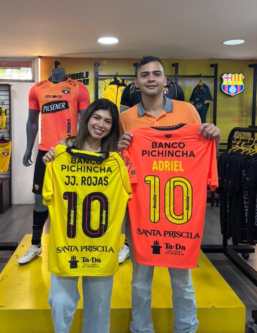 BSCSTOREoficial's tweet photo. Hoy personaliza tu camiseta en la #BSCStore 💛
Acércate a estamparla con tu número favorito de esta temporada 👕

📍 Te esperamos en Palcos 2, 3 y 4 – Lado Oeste

#BarcelonaMiPasión https://t.co/L1ulkSwD96