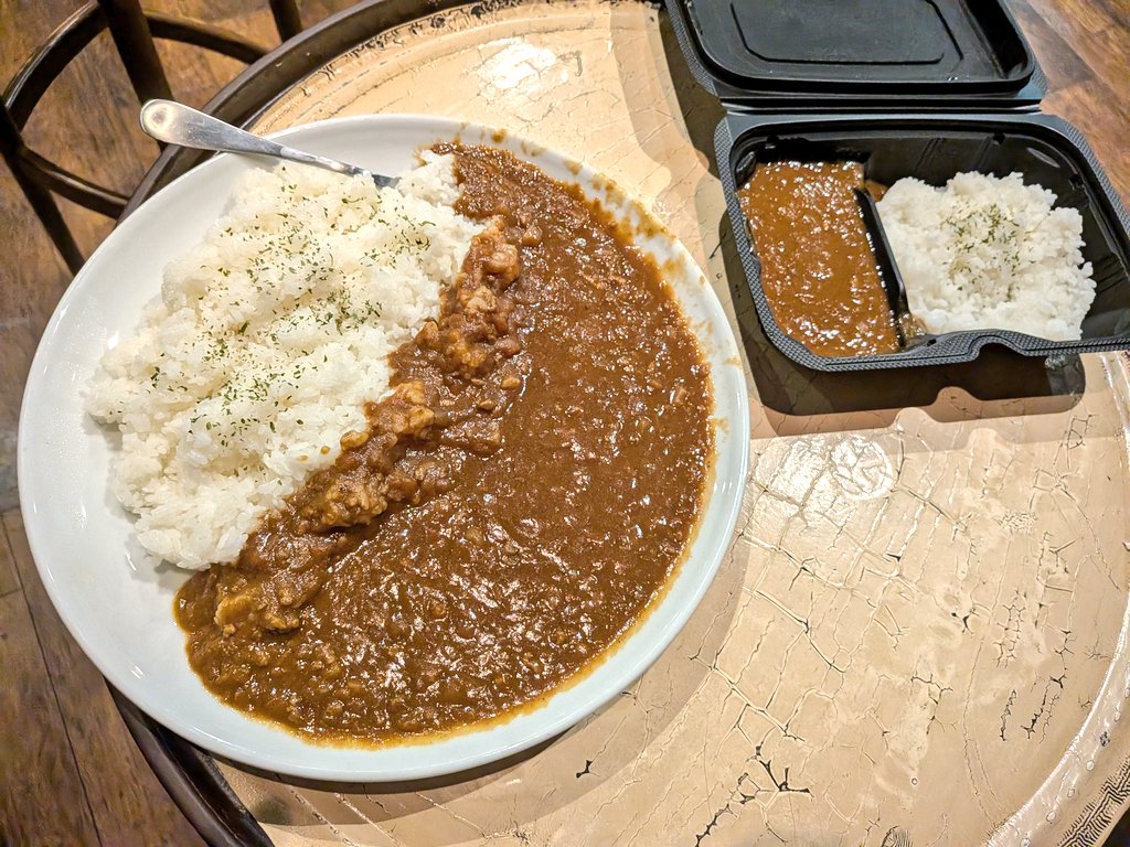 tumakiew23's tweet photo. 満漢全席5皿目
ありがとうございました
ギリ29皿完パケでした
明後日からのANGAアニバーサリー月間に4組はまた出ますのでそちらも観に行ってください
Pomodoloはステージ中に何卒、となったのでまた次回があると思います笑
写真はカレー1皿目と二皿目、あとニシキさんが食べてたちっさいカレー https://t.co/dSXswAORiM