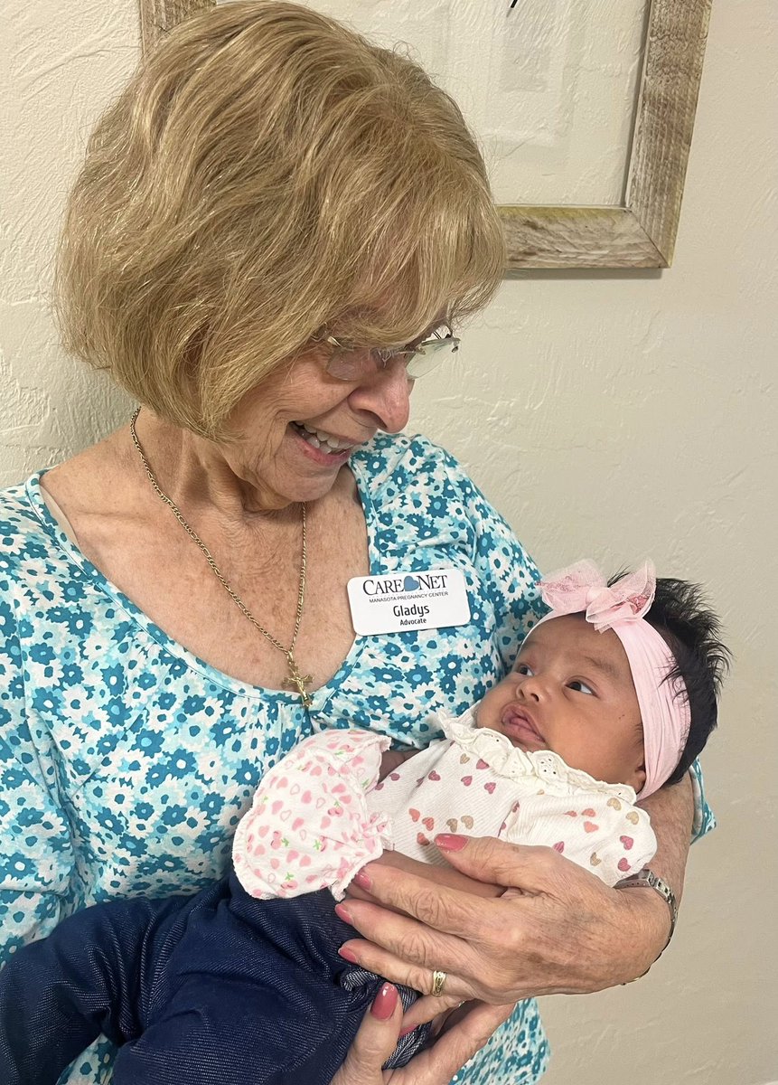 CManasota's tweet image. 7 weeks of pure perfection!
•
Join us in welcoming this beautiful new life! What a joy she is.
#carenetmanasota #nonprofit #prolife #community #womensupportingwomen #healthcare #motherhood #parenthood #pregnancycenter #pregnancy #newbaby #love #family #abundantlife #adoption