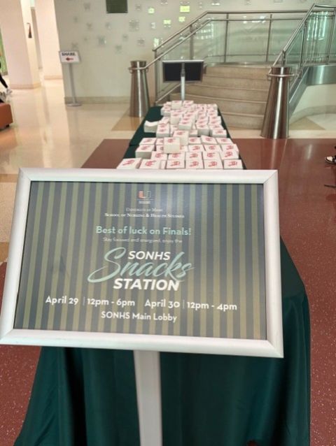 UMiamiNursing's tweet image. 📚🧠 😅 #Finalsweek at #SONHS means serious #studyvibes in the Schwartz Center for #Nursing and #HealthStudies, fueled by our Vicky Bakery #snackstation! 
💯+++ Bonus points if you catch the #SONHSfaculty cameo!  
🙌 Best of luck, Canes!

#UMiami #UMiamiNursing #HealthScience