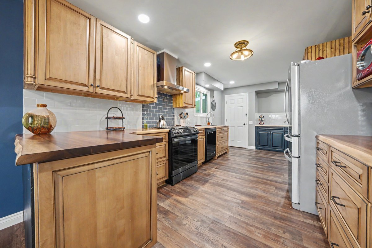 GreatLakeAerial's tweet image. New Listing!

$296,400
3500 S Elms Rd, Swartz Creek

Listed by:
Laura Fletcher Riege 810-397-4696,

Coldwell Banker Professionals 248-628-1900

#realtor #realestate #swartzcreek #forsale