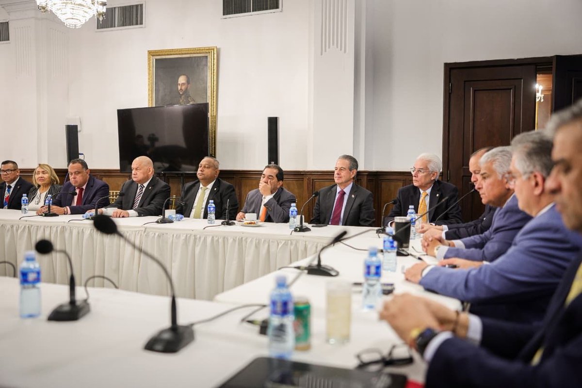 Astrid Salazar tweet media