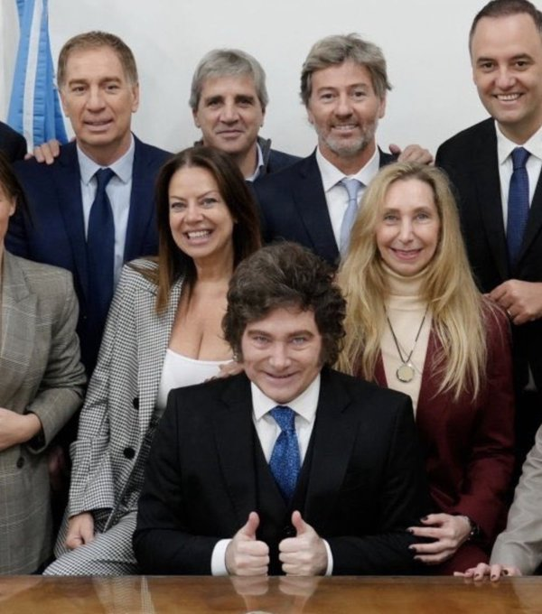 TemblordeBoedo's tweet photo. Lo último que ve tu sueldo antes de desaparecer. https://t.co/zw0Vzf36DH