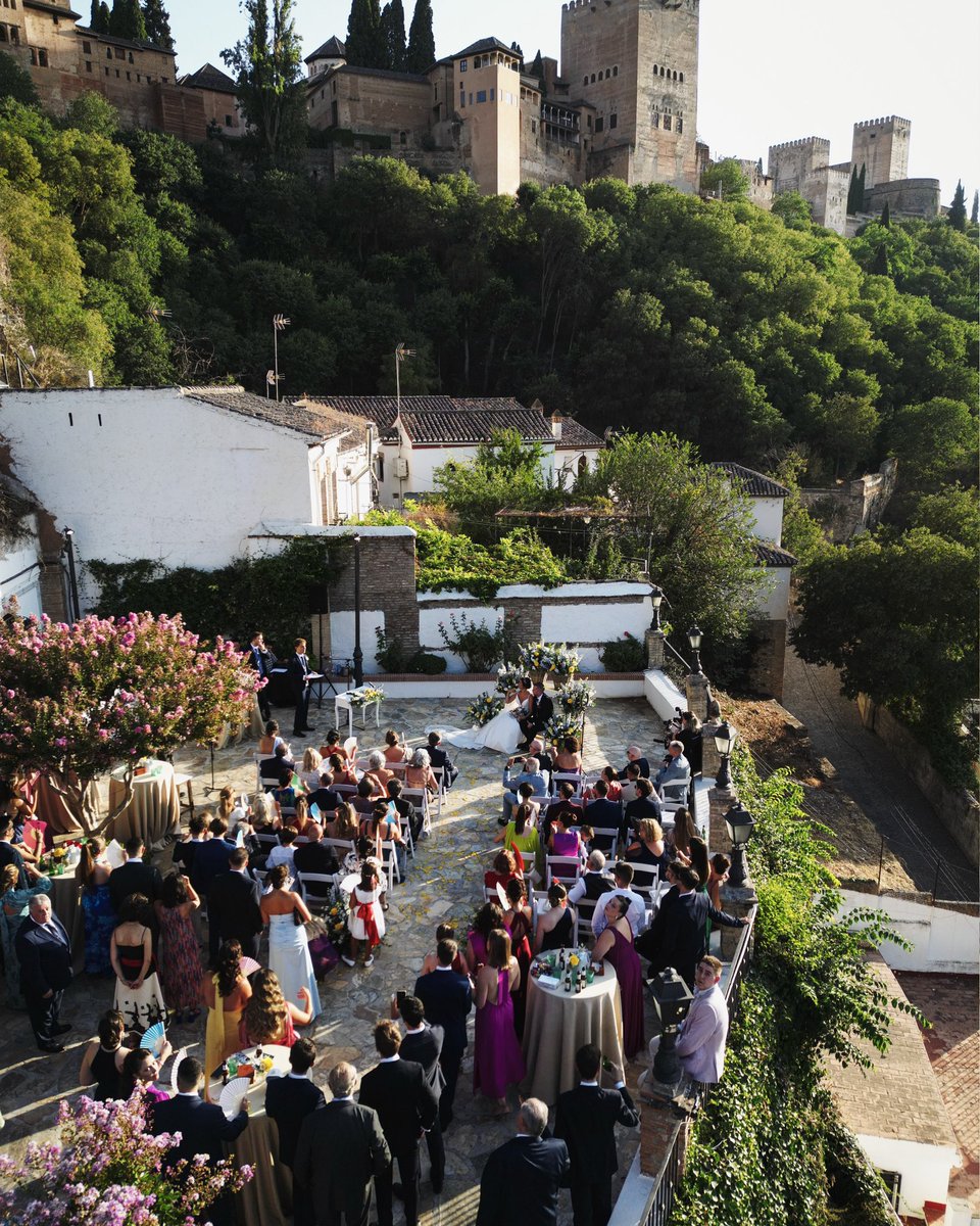 tueVentodronGr's tweet photo. “Para que mirar las estrellas si puedo perderme en tus ojos”.
Wedding: “Paloma & Víctor” 🗝️💐
Post edición 👩🎨: Natural NW
Fotógrafo 📸: Alejandro Fdez. FpV
Videografa 🎥: Mery P.V
#Granada #CarmendelosChapiteles #Wedding #reciencasados #CeremoniaCivil #Alejandrofdezfpv https://t.co/a6onVPlABn