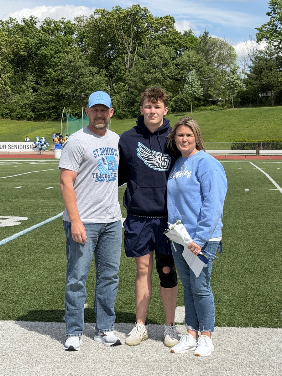 sdhsathletics's tweet photo. Congratulations to Hayden Bolinger on his @sdhsxc Senior Night! Hayden will attend Truman State to study criminal justice and play football. https://t.co/sRQBHp1Mg1