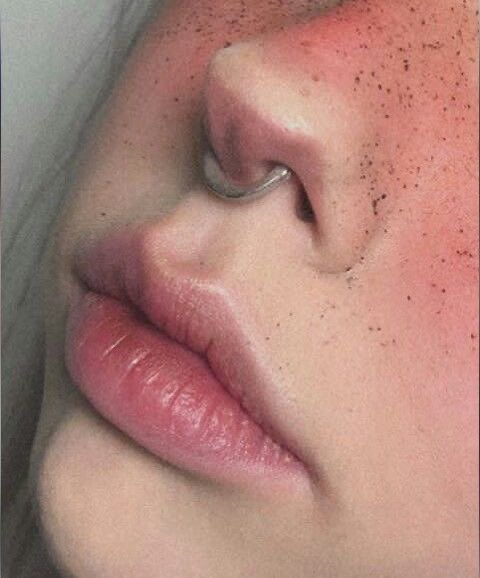 badfacesaraposts tweet media