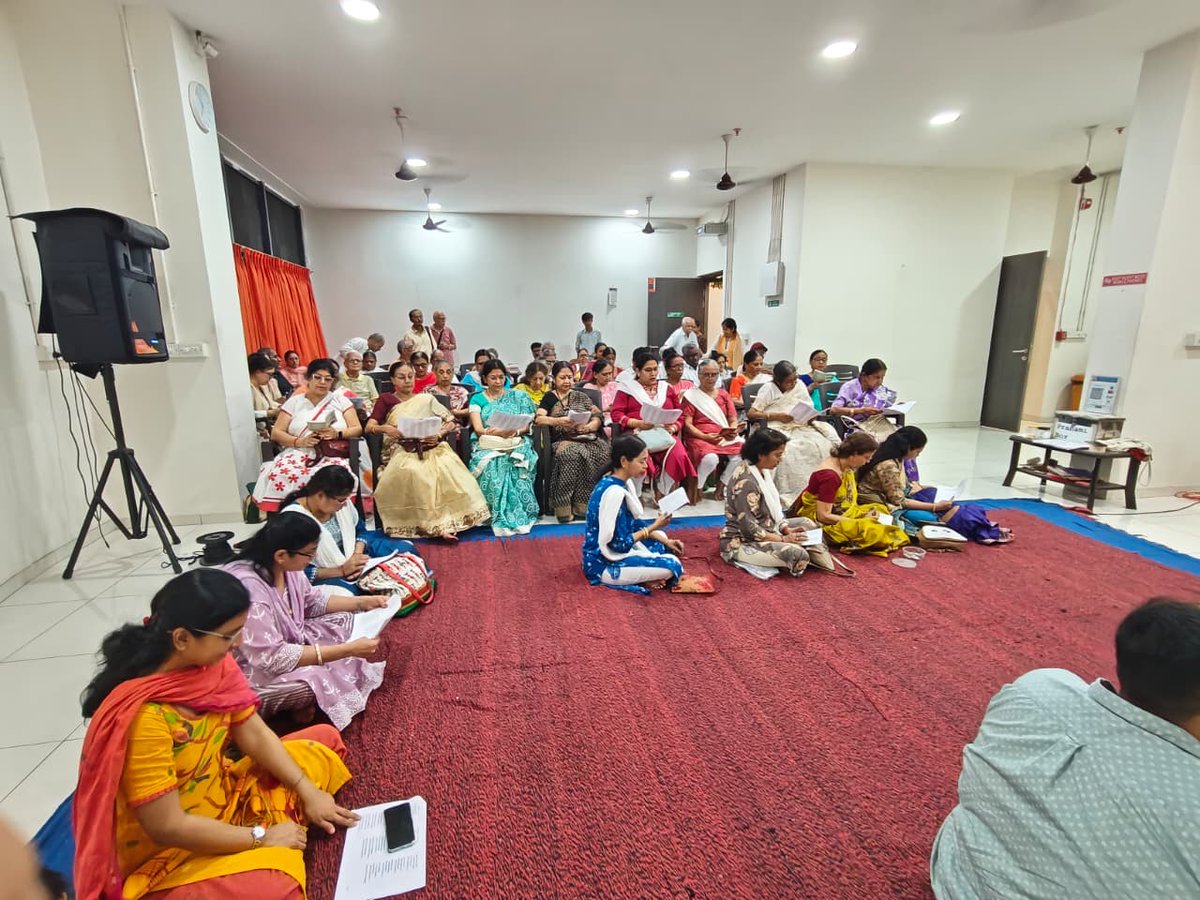 #Swami #Yogatmananda visited Sri #Ramakrishna #Vivekananda Sanstha, Thane, Maharashtra, India. He gave a talk "Pani Ko Jab Pyas Lage (When Water Feels Thirsty)" in Hindi. He was accompanied by #Swami #Tannishthananda from Ramakrishna Mission, Sakwar, Maharashtra, India on 4-27-26