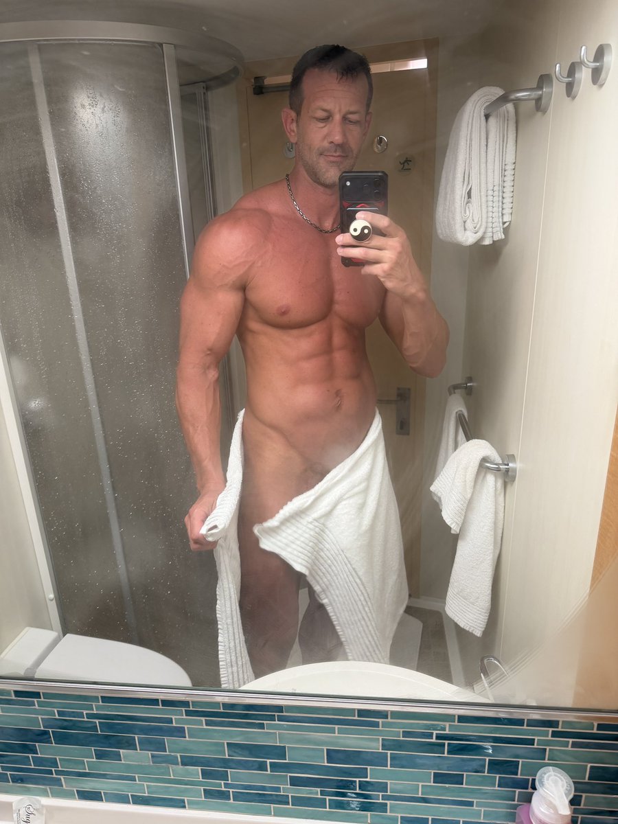 Shiznizy tweet media