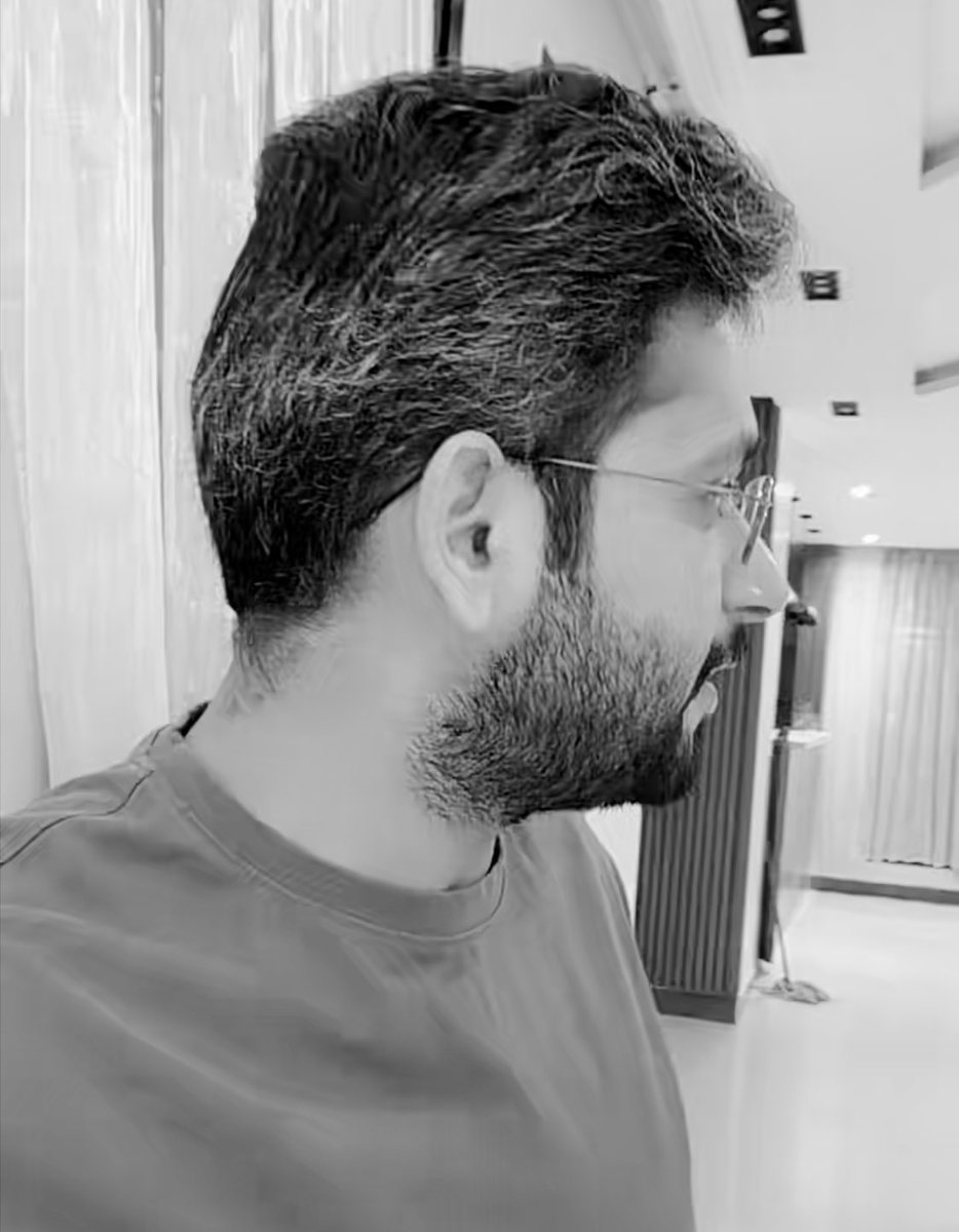 موني tweet media