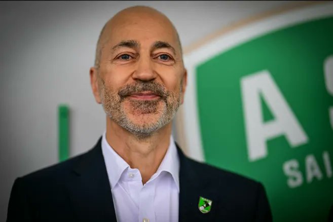 ASSE_ufficiale's tweet photo. 🚨 | 𝐂𝐮𝐦𝐮𝐧𝐢𝐜𝐚𝐭𝐮 !
Notre président Ivan Gazidis est élu co-président de la @TFFederation pour la saison 2026-27.
Il a hâte de se mettre au travail avec les trois autres présidents du Carré d'AS qui l’accompagneront.
#TFFederation #CarreDAS https://t.co/jBrZ6vORUT