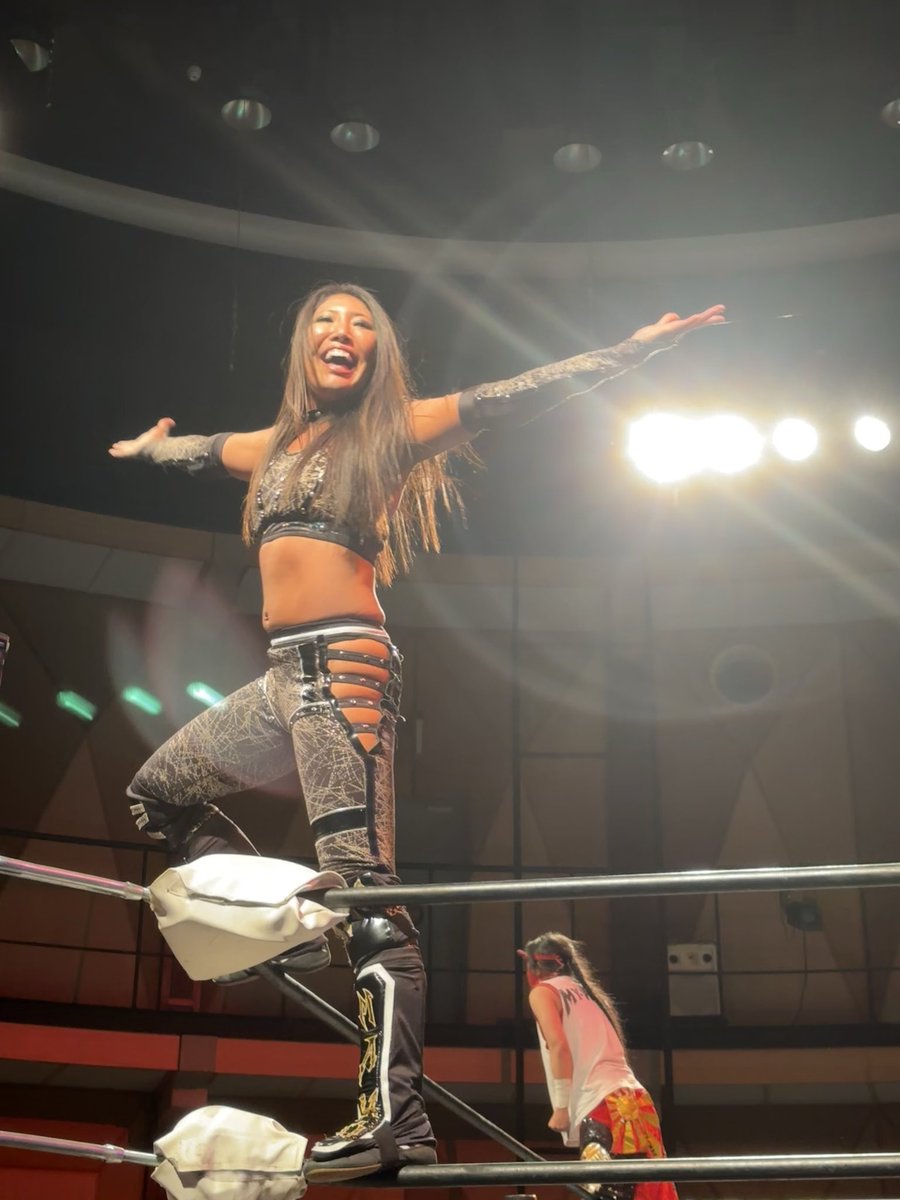 HasDot91318's tweet image. 昨日のVKF出場女性陣
CoCoちゃんの技は観る度に洗練されていく
VKFマシーン69さんはもしかして🤔
真帆さんは更に強くなってて蹴りの音はもの凄い😳
引き締まった感じのあかね姐さん😍
#VKF
#CoCo
#VKFマシーン69
#ブランキー真帆
#藤田あかね