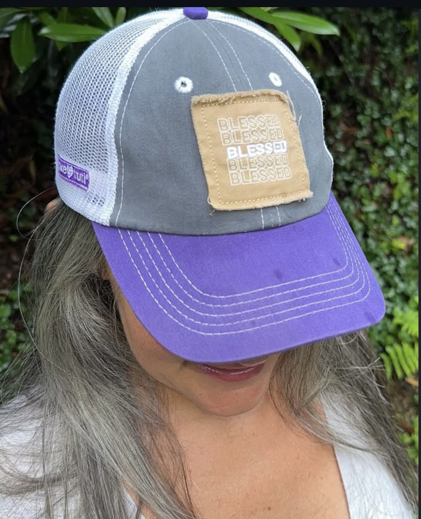 TaraGray0xr's tweet image. It's been a long week for me in many ways.
I woke up today and decided it was time to put my big girl panties on, my favorite ball cap on and a little lip stick on starting to feel a little better!
I haven't been on here much! 
I am #blessed and always #grateful