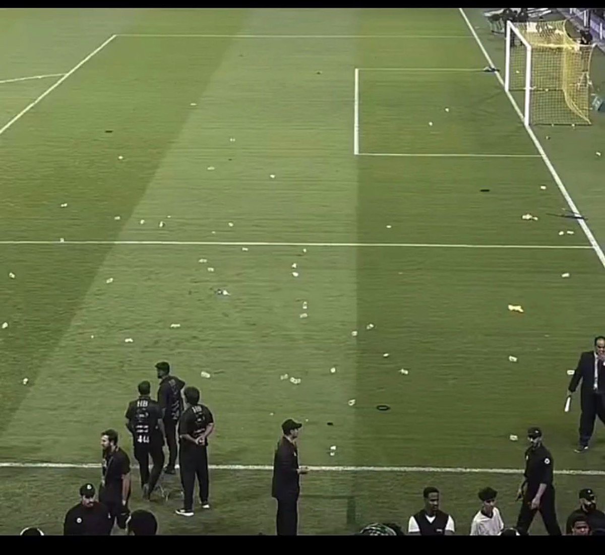 عزيزي النصراوي ..
مجرد ميداليه جعلتك بهذا التشنج والغضب ..
لذلك .. عليك معرفة موقع ناديك وماهي المسافة بينه وبين البقية  ،،

ماحدث مجرد درس في ملعبك .. 
ميدالية " واحدة " فقط اكبر من تاريخ ناديك 70 سنه 😁