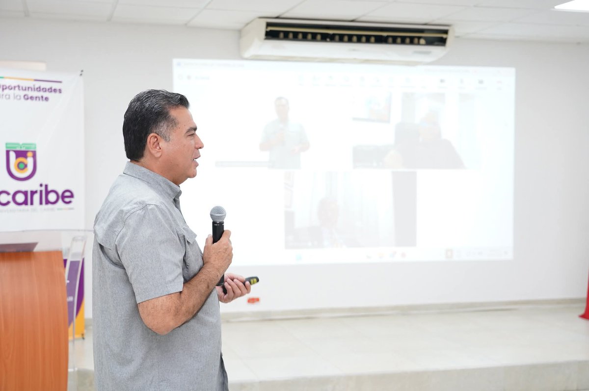 UniCaribe_'s tweet photo. 🟣📈Unicaribe va por su primer posgrado y recibe Visita de Pares para la Especialización en Gerencia de Proyectos📚El objetivo es formar líderes con visión estratégica en la región🧑‍🏫

Un ambiente de expectativa y excelencia académica se respira en los pasillos de la Institución Universitaria del Caribe (Unicaribe). Entre el 29 y 30 de abril, la Alma Máter protagoniza una jornada que quedará grabada en sus anales: la visita de verificación de condiciones de calidad para la Especialización en Gerencia de Proyectos, el primer programa de posgrado en su historia.

El equipo institucional, encabezado por el rector Leonardo Pérez Suescún, junto a directivos y líderes de procesos, presentó ante el Ministerio de Educación la madurez de un proyecto educativo que busca elevar el perfil profesional de los habitantes del Magdalena y su zona de influencia. Para Unicaribe, este paso no es solo una expansión de su oferta, sino el cumplimiento de una promesa de crecimiento hacia la excelencia académica y la alta formación.

La verificación está a cargo de dos destacados académicos con amplia trayectoria en el sector. En ese sentido, la comisión está integrada por Luis Alfredo Peña García, magíster en Administración de Proyectos y especialista en Gerencia de Proyectos Educativos, y Juan Carlos Sierra, doctor en Ciencias - mención Gerencia de la Ciencia y la Tecnología, cuya experiencia en la evaluación de programas de alta calidad garantiza un proceso de revisión exhaustivo sobre los aspectos curriculares, la investigación y la relación con el sector externo.

Durante las sesiones, que combinan la presencialidad en el Auditorio con la conexión virtual de los Pares, se han desarrollado encuentros con empresarios, egresados y estudiantes. Estos diálogos son fundamentales para validar cómo la especialización se articula con las necesidades reales del mercado laboral y el desarrollo de la competitividad regional.

#UnicaribeEsEducaciónSuperior
#MásOportunidadesParaLaGente