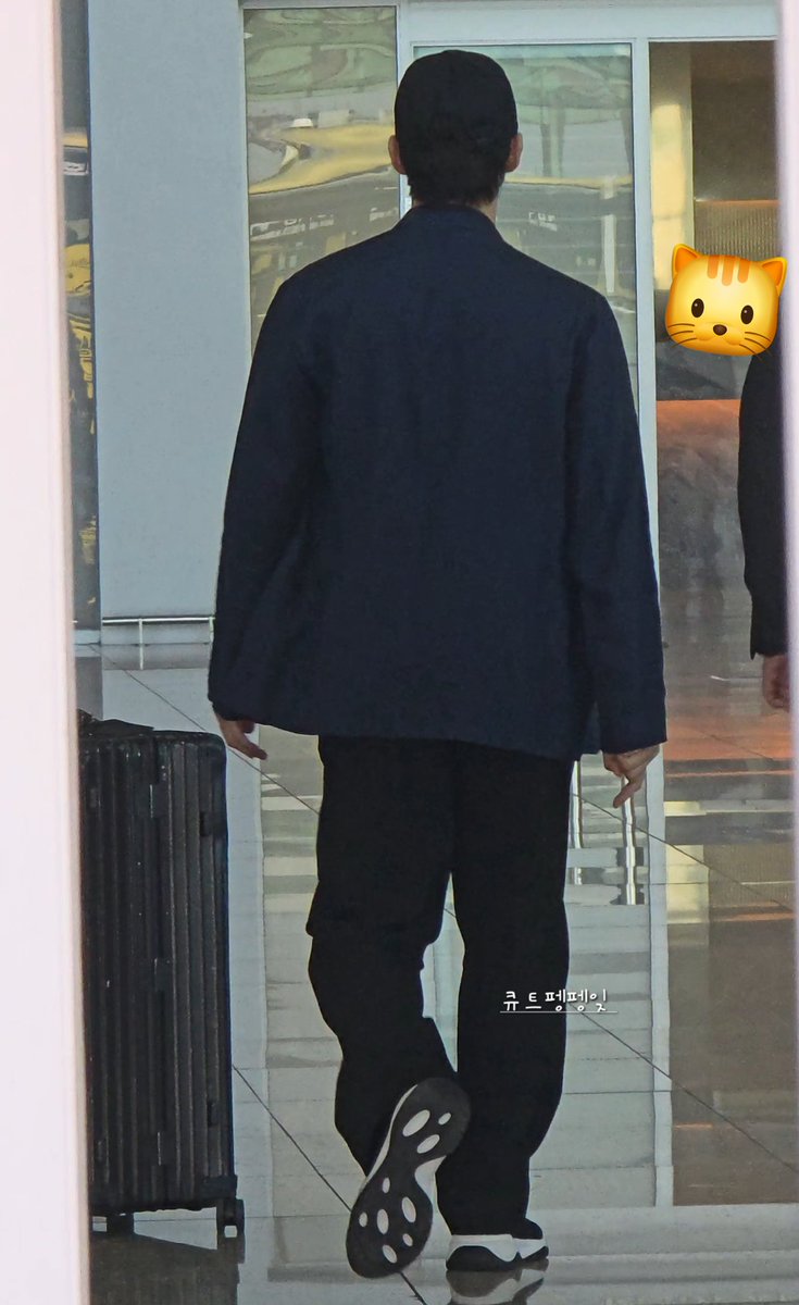 일하러 갔다 완죤 깜놀
왜 내앞에🫣 입틀막

촬영 조심히 잘하고 오세요
투표 열씸히 하고 있을게요

손 뭐야 뭐야 너무 너무  귀엽잖아

#이준호 #LEEJUNHO