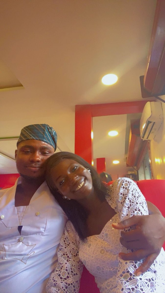 MotunrayoMuhee1's tweet image. Me and Mine ❤️
Our chocolate love story 🍫🙈😘
#WeMetOnTwitter🥂🥂🥂