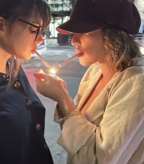 thebodynetflix's tweet image. everyone’s been begging for sapphic media after all those cancellations… start getting into ANYALISE (anya butler x elise zakaria). soft lesbians, toxic yuri, early 2000s dance rivalry… yeah netflix might’ve snapped with this one #TheBody #TheBodyNetflix