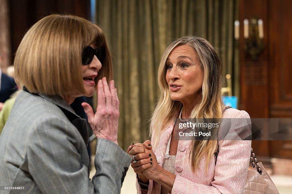 RobinLynnKing2's tweet photo. #Queen #Camilla Visit #New #York #City During Their US State Visit , Queen Camilla, (R), embraces #Global #Editorial #Director #of #Vogue #Anna #Wintour during a visit to the New York Public Library for a literacy event on April 29, 2026, in New York City. https://t.co/4RGIjxV331