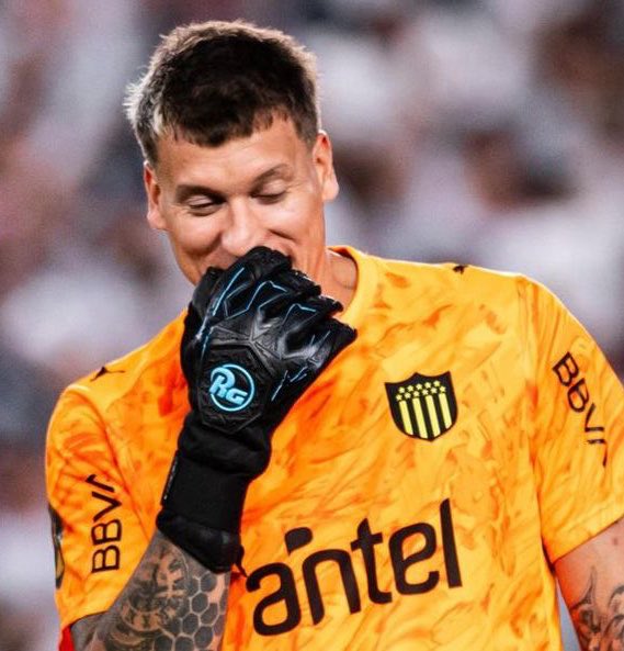 elcabritaaa's tweet photo. Mañana Jueves/Pero juega Peñarol https://t.co/LfNBwPgOAb