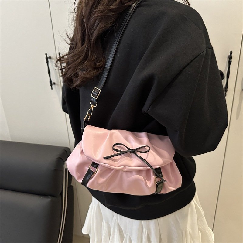 🐬 della tweet media