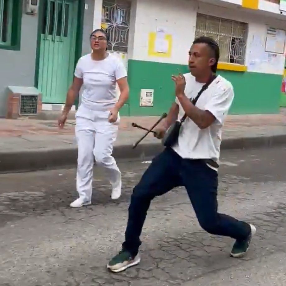 <a href="/PasaenBogota/">Pasa en Bogotá | Sr Bacca🐮</a> Identifiquen a este par.