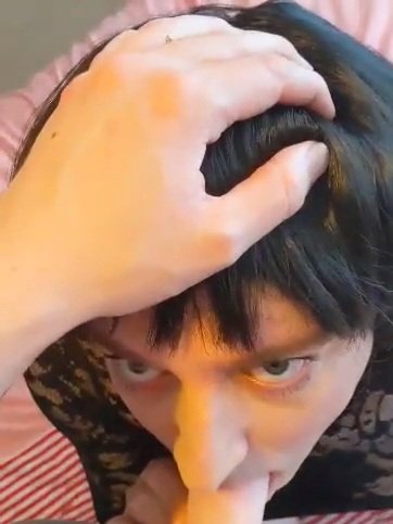 cumbucketEmily's tweet photo. Push my head down on your cock https://t.co/hhyOy9s08P